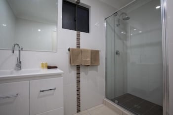 Emerald Gardens Motel & Apartments - Hotel Accommodation 2