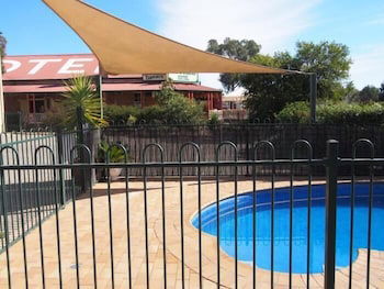Golden Guitar Motor Inn - Hotel Accommodation 0