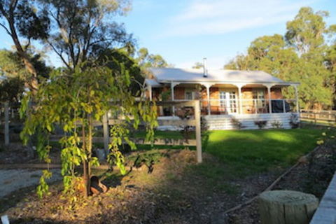 Honeyeater Cottage - Hotel Accommodation 0