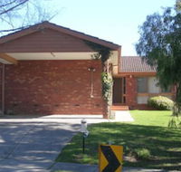 Australian Home Away at East Doncaster - Hotel Accommodation