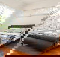 Eltham Retreat - Hotel Accommodation