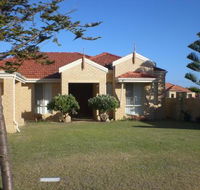 Port Bouvard Beach Holiday Home Mandurah - Hotel Accommodation