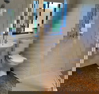 Willaway Motel Apartments - Hotel Accommodation