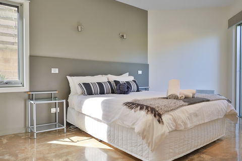 Tides Apartments - Hotel Accommodation 1