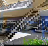 Mayfair Motel Emerald - Hotel Accommodation
