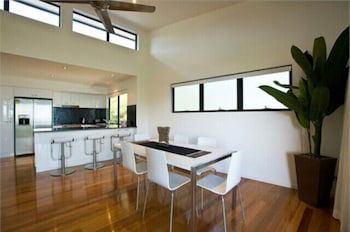 Pinnacle Apartments Hamilton Island - Hotel Accommodation 4