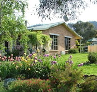 Halls on Falls Homestead - Hotel Accommodation