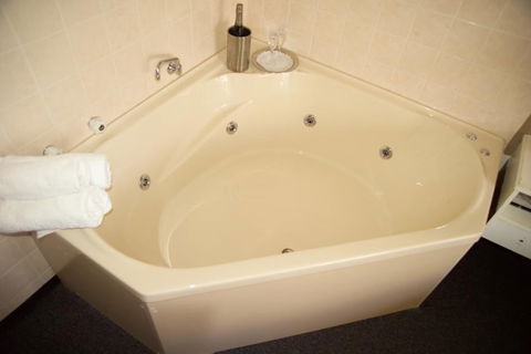 Buffalo Motor Inn - Hotel Accommodation 6