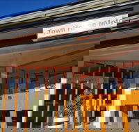 Town House Motor Inn - Hotel Accommodation
