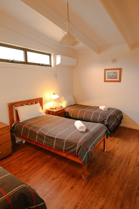 Cape Jervis Accommodation & Caravan Park - Hotel Accommodation 6