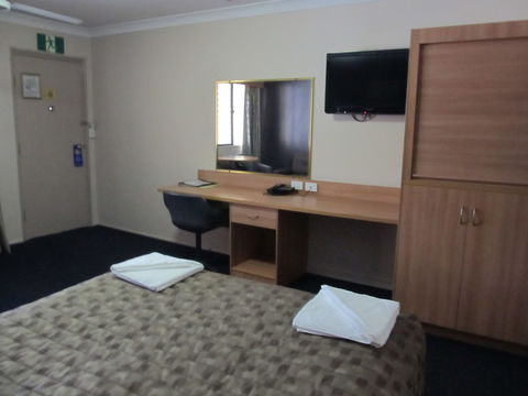 Sun Palms Motel - Hotel Accommodation 5
