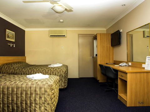Sun Palms Motel - Hotel Accommodation 0