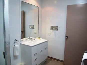 Sun Palms Motel - Hotel Accommodation 4
