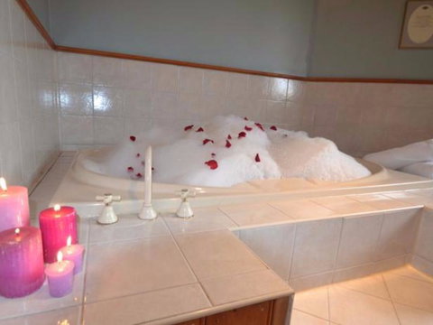 Bordello Hotel Bar & Spa - Hotel Accommodation 2