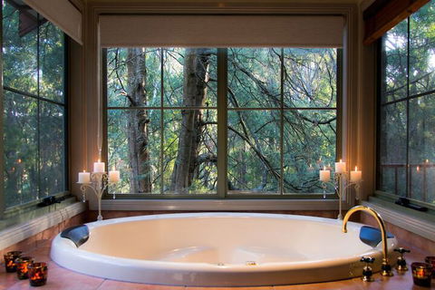 Eagle Hammer Cottages - Hotel Accommodation 2