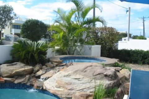 Estoril On Moffat - Hotel Accommodation 2