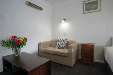 Acacia Motor Inn - Hotel Accommodation 4