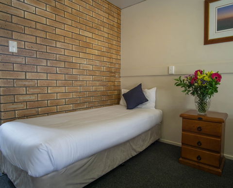 Acacia Motor Inn - Hotel Accommodation 6