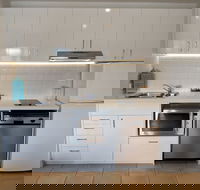 Crest Apartments Byron Bay - Hotel Accommodation