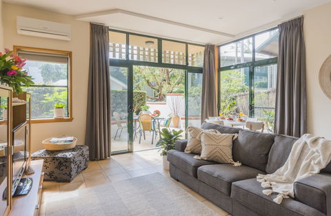 Crest Apartments Byron Bay - Hotel Accommodation 1