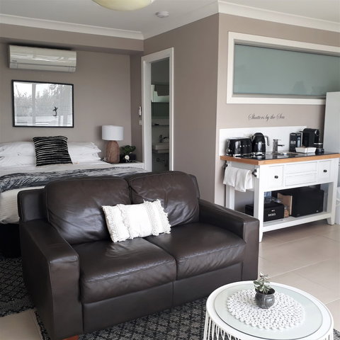 Shutters By The Sea - Hotel Accommodation 1