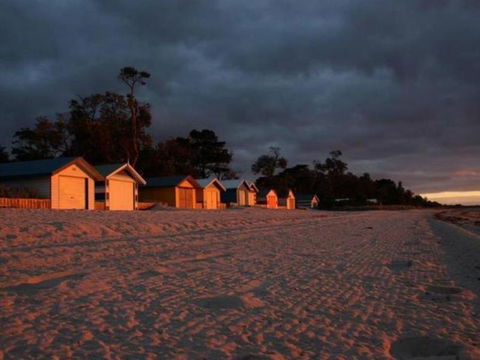 Westend Apartment At The Beach - Hotel Accommodation 4