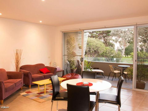 Westend Apartment At The Beach - Hotel Accommodation 5