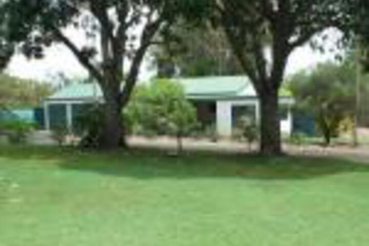 Maroondan QLD Hotel Accommodation