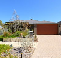 Jarelle House - Hotel Accommodation