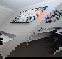 Raintree Motel Biloela - Hotel Accommodation