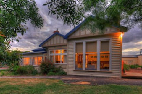 Acacia Bed & Breakfast - Hotel Accommodation 0