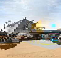 Nightcap at Glengala Hotel