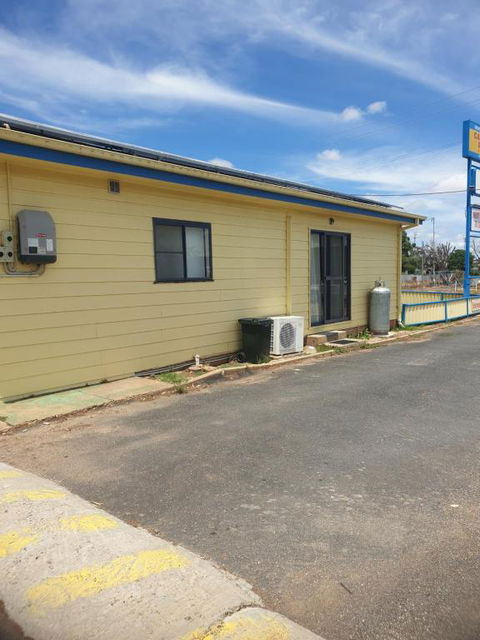 Newell Hwy Caravan Park - Hotel Accommodation 6