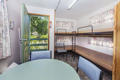 Naracoorte Holiday Park - Hotel Accommodation 1