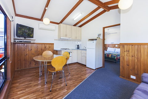 Naracoorte Holiday Park - Hotel Accommodation 6