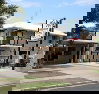 Emerald Central Palms Motel - Hotel Accommodation