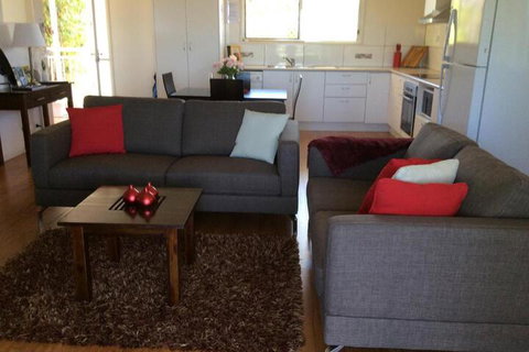 Tinaroo Sunset Retreat - Hotel Accommodation 5