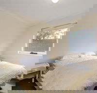 Two Bays Apartments - Hotel Accommodation