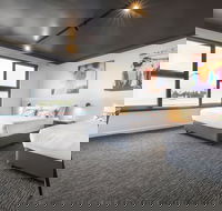 Nightcap at Chester Hill Hotel - Hotel Accommodation