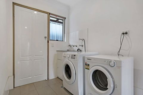 Adelaide Holiday Homes - Hotel Accommodation 2