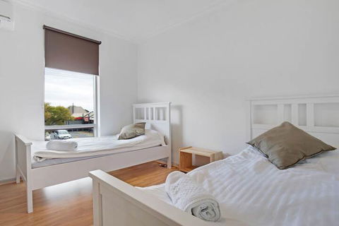 Adelaide Holiday Homes - Hotel Accommodation 1