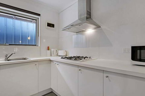 Adelaide Holiday Homes - Hotel Accommodation 6