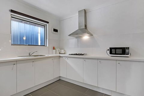 Adelaide Holiday Homes - Hotel Accommodation 5