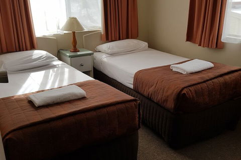 Earls Court Motor Inn - Hotel Accommodation 7