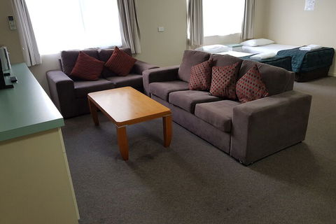 Earls Court Motor Inn - Hotel Accommodation 4