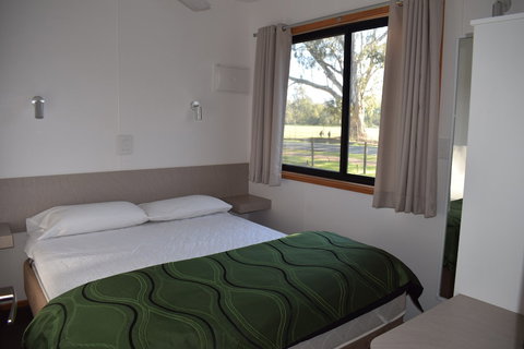 Cohuna Waterfront Holiday Park - Hotel Accommodation 5