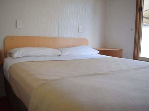 Cohuna Waterfront Holiday Park - Hotel Accommodation 3