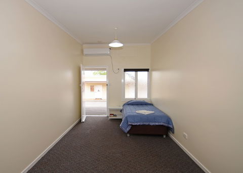 Ned Kelly's Motel - Hotel Accommodation 2