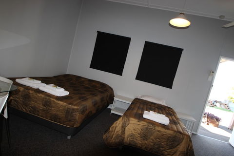 Ned Kelly's Motel - Hotel Accommodation 5