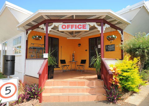 Ned Kelly's Motel - Hotel Accommodation 0